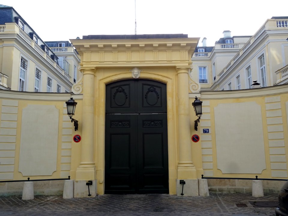 Entrée d'un hôtel particulier au 79 rue de Grenelle, 7e ar… 