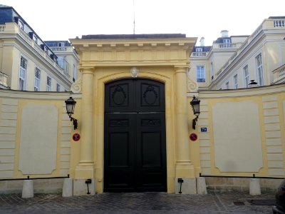 Entrée d'un hôtel particulier au 79 rue de Grenelle, 7e ar… 