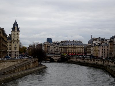 Depuis le Pont Neuf, le Palais de Justice, 1er arr., Paris… 