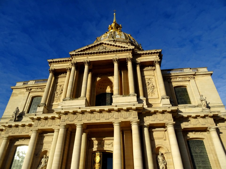 Cathédrale Saint-Louis-des-Invalides et son dôme, avenue d… 