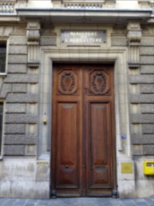 Autre porte du Ministère de l'Agriculture, 78 rue de Varen… 