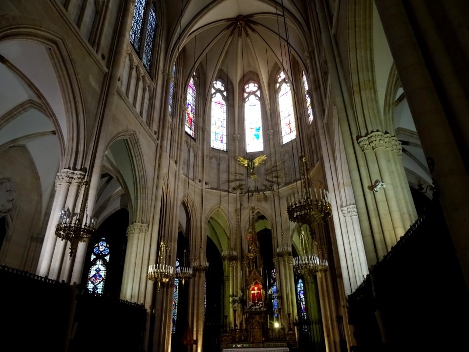 Nef et choeur de la basilique Sainte-Clotilde, 23 bis rue … 