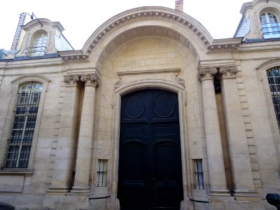 Porte d'un hôtel particulier, l'Hôtel de Beauffremont, 87 … 