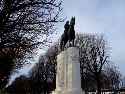 Statue équestre en bronze, Monument à Albert Ier Roi des … | Flickr