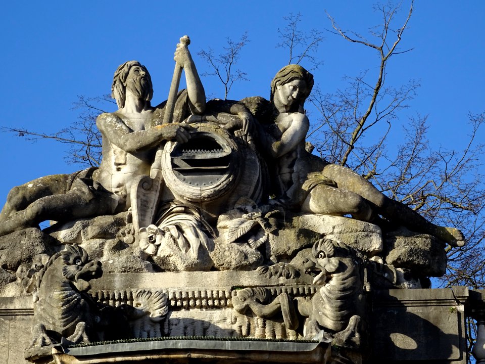 Statues, au sommet de la Grande Cascade, Parc de Saint-Clo… 