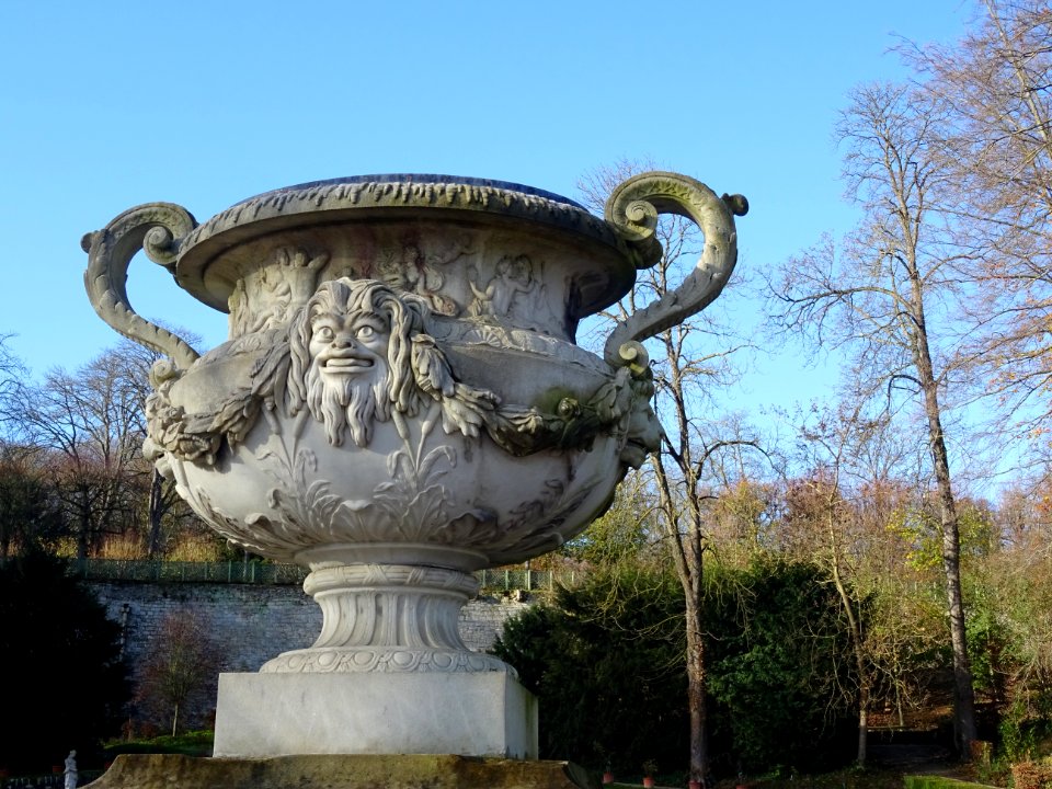 Vase, près du bassin Le Grand Jet, Parc de Saint-Cloud 
