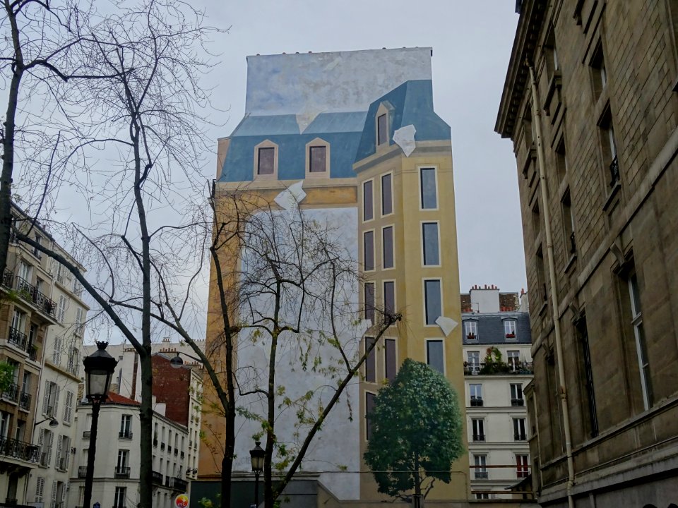 Façade d'immeuble peinte par Gibert (1992), au 137 rue Lec… 