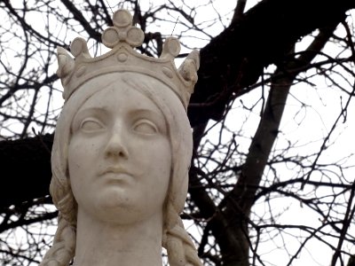 Statue La Reine Mathilde, Duchesse de Normandie, ...-1083… | Flickr