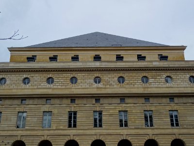 Façade de l'Odéon Théâtre de l'Europe, rue de Vaugirard, 6… 