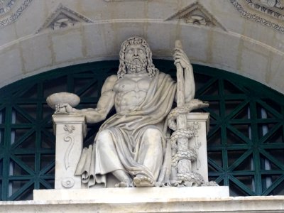 Fronton de l'ancienne chapelle de l'hôpital de la Charité,… 