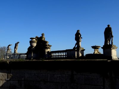 Statues, au sommet de la Grande Cascade, Parc de Saint-Clo… 