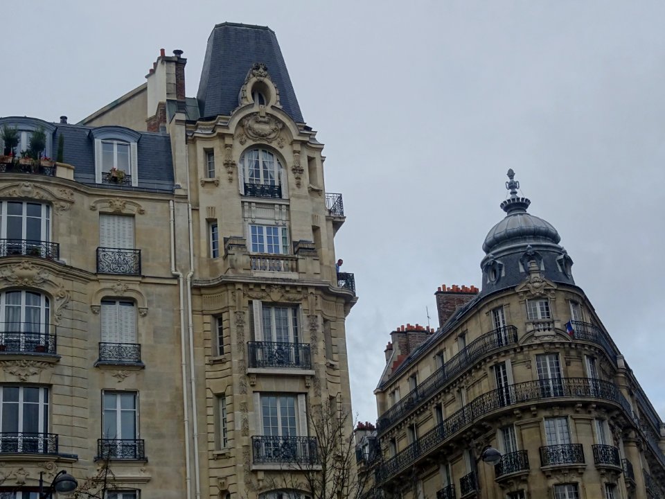 Immeubles à l'angle du boulevard Raspail et de la rue Dela… 