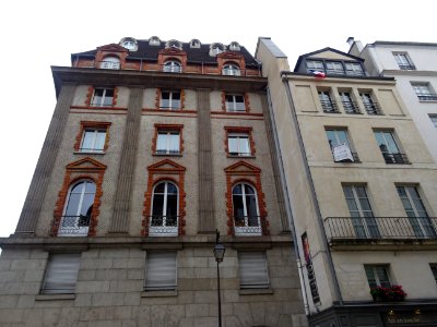 Immeuble à l'entrée de la rue Dauphine, 6e arr., Paris 