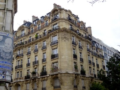 Immeuble à l'angle de la rue Auguste Comte, 6e arr., Paris… 