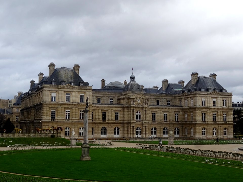 Le Palais du Luxembourg, siège du Sénat français, depuis l… 