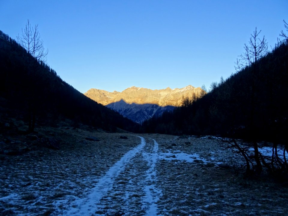 Ca descend encore, suivre les traces et accélérer pour ne … 