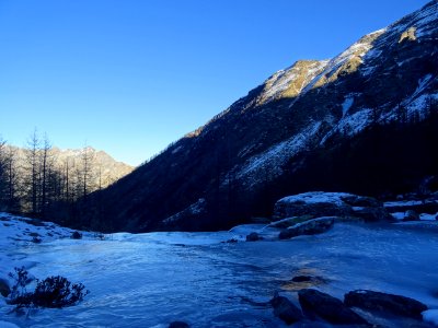 Torrent gelé et Montbrison, depuis le vallon de Narreyroux… 