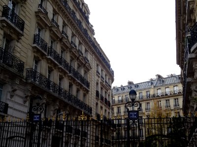 Square du Croisic, débute 14 boulevard Montparnasse, 15e a… 