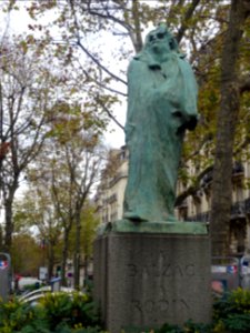 Le Monument à Balzac, statue de bronze par Auguste Rodin… 