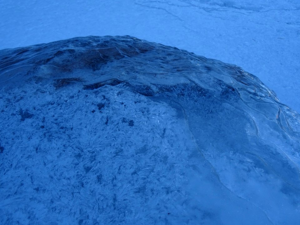 Effet de bulles sous la glace 