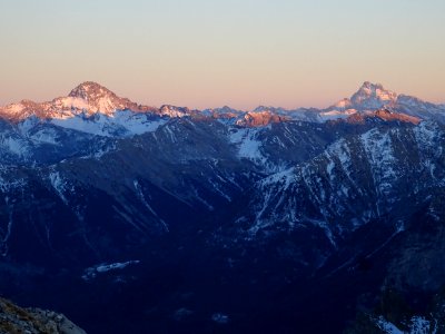 Le Pic de Rochebrune et le Monte Viso qui rosissent 