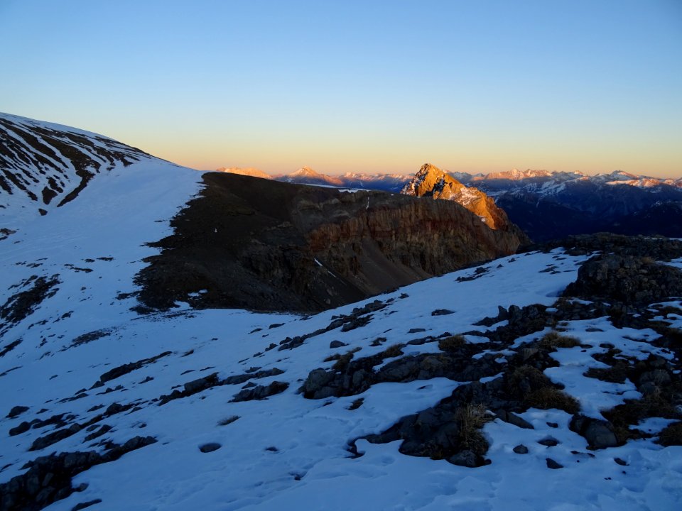 La Crête des Neygées à l'ombre et la pointe de ... ? 