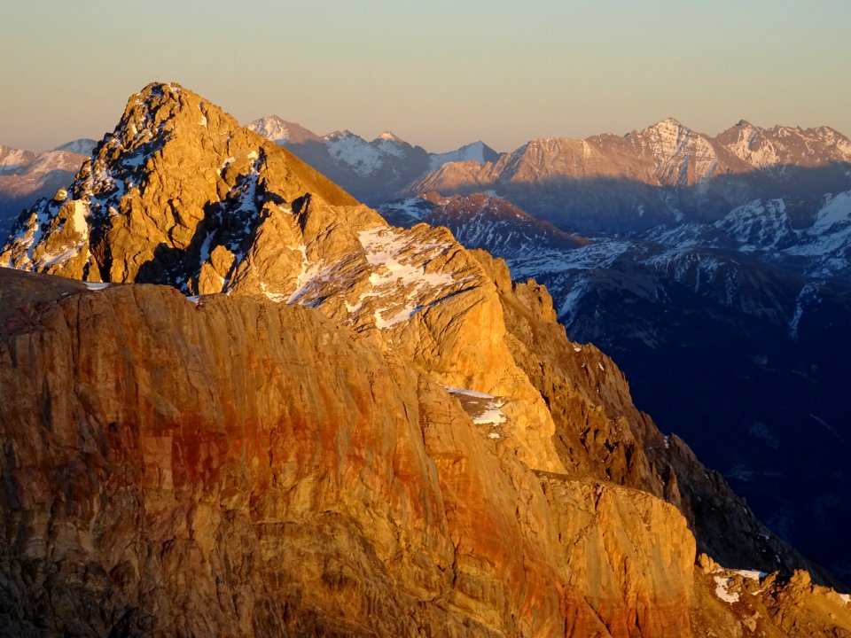 Eclairage du soir sur la Crête des Neygées 