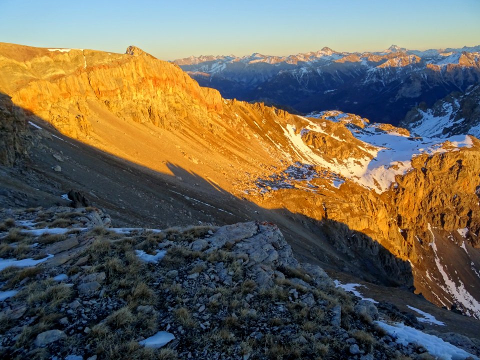 Eclairage du soir sur la Crête des Neygées 