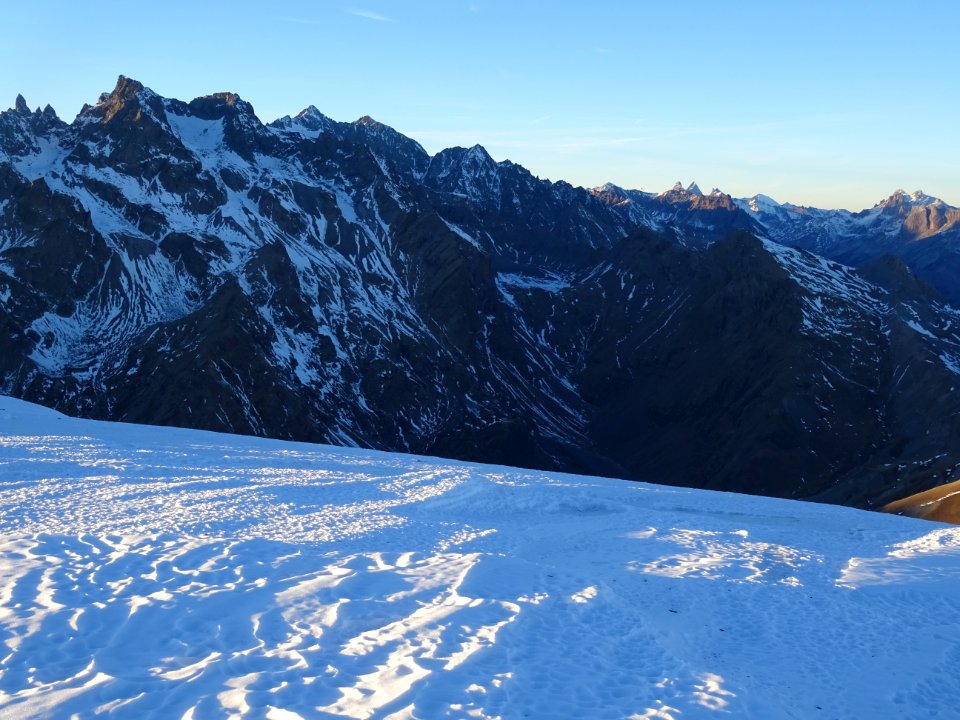 Clochers de Clouzis et ... et Aiguilles d'Arves depuis la … 
