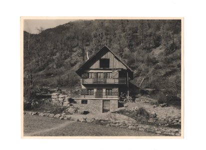 03_Chalet_PierreFeu_facade_automne 