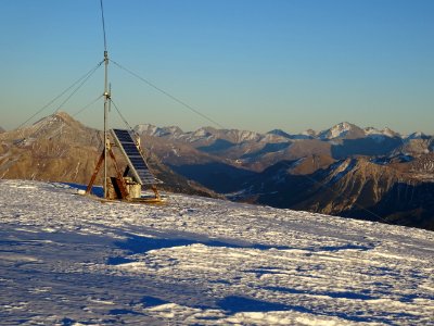 Antenne-relais à la Cime de la Condamine, 2940m. 