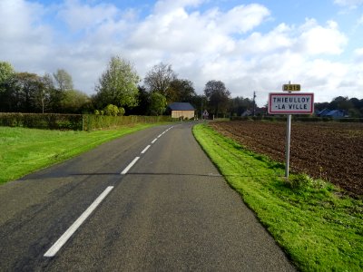 Entrée dans Thieulloy-la-Ville, Somme 