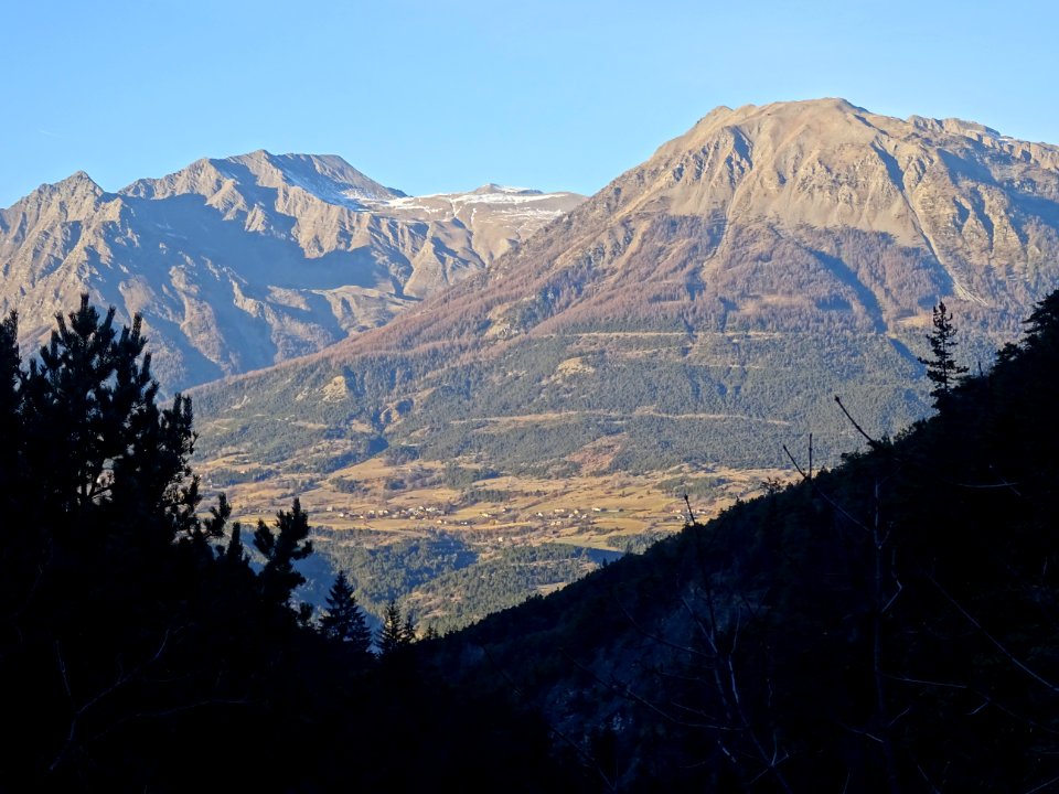 Tête d'Esluci, Cros de Coni et le Mont Guillaume, dans la … 