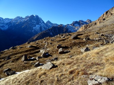 Le Mont Pelvoux et la face sud de la Barre des Ecrins, dep… 