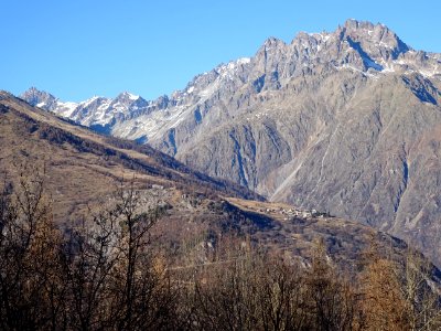 Neige Cordier, les Clochers de Clouzis et le village de Pu… 