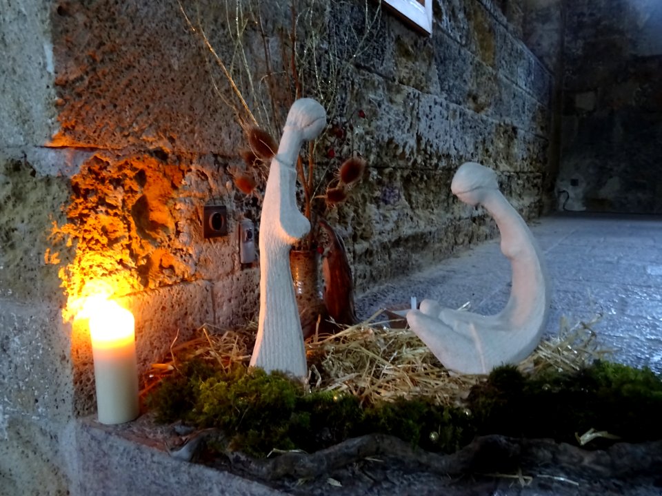Crêche dans le sactuaire de l'abbaye Notre-Dame de Boscodo… 