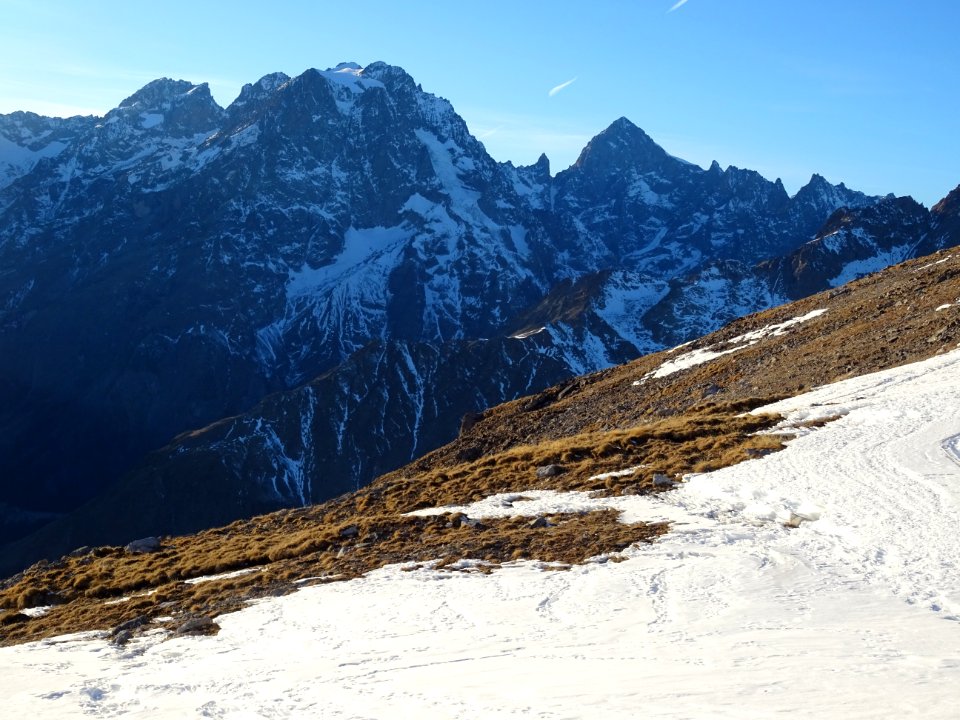 Le Mont Pelvoux, la face sud de la Barre des Ecrins, depui… 