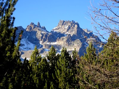 Les Clochers de Clouzis depuis le sentier en montant à la … 
