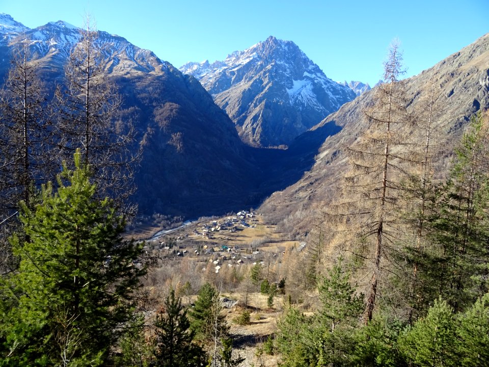 Le Mont Pelvoux et les différends hameaux de Pelvoux 