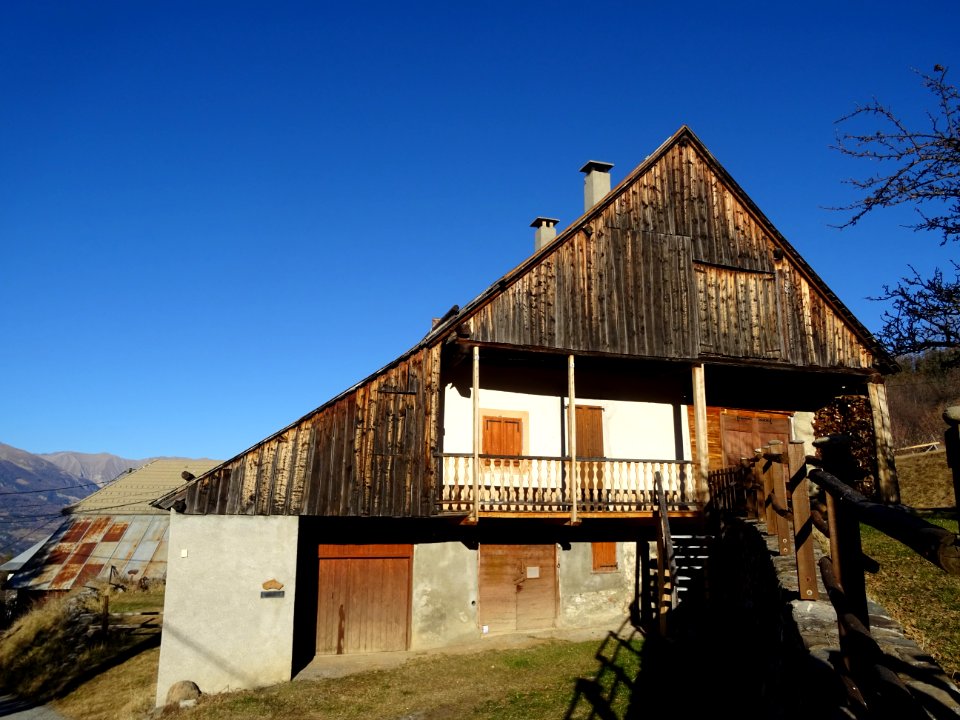 Façade d'une ancienne ferme transformée, Les Sagnières, Ha… 