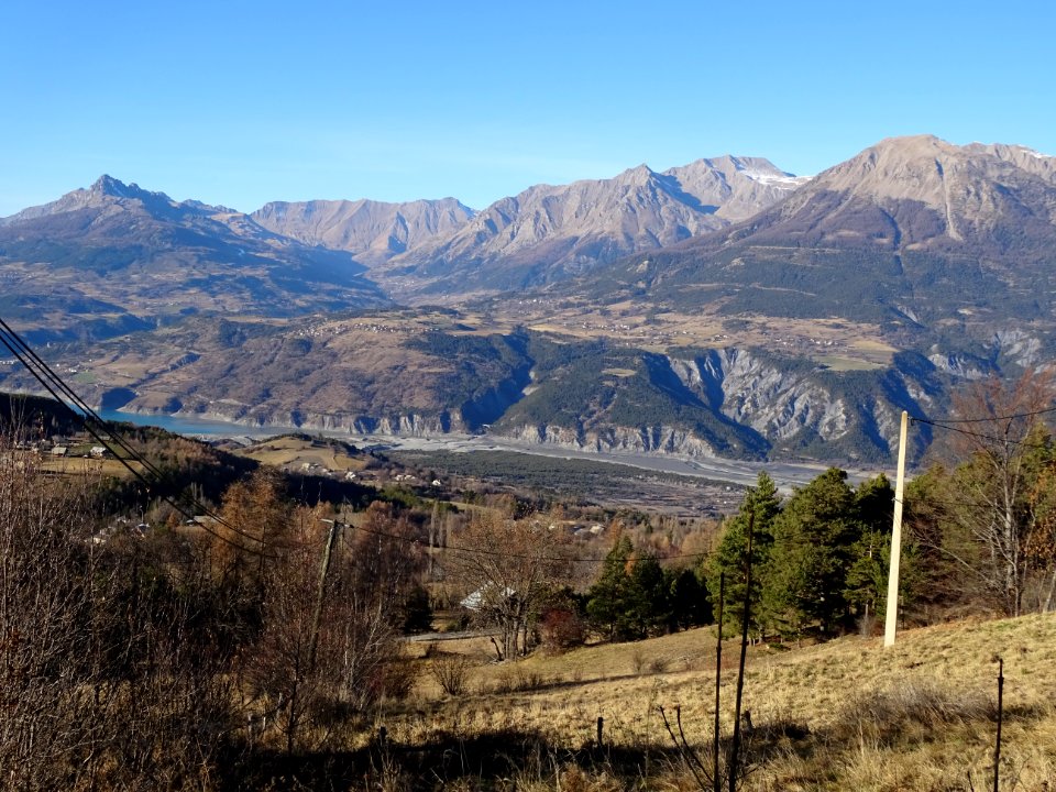 Vue sur la Durance et le lac de Serre-ponçon, depuis Les S… 