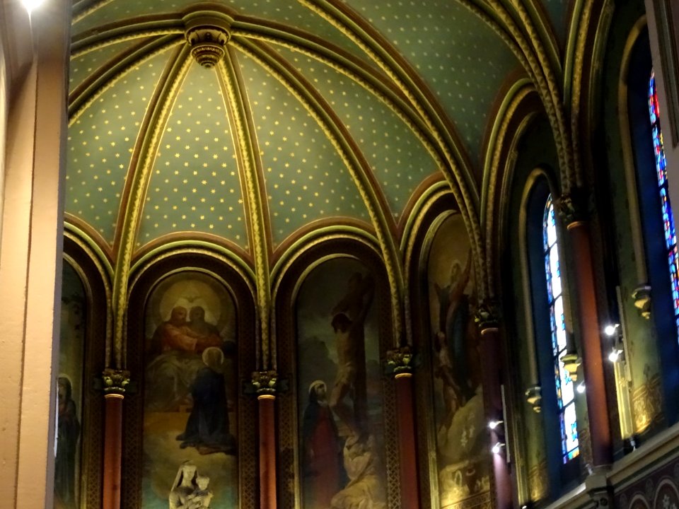 Abside, église Notre-Dame de Clignancourt, place Jules-Jof… 