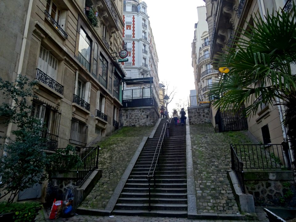 Marches au bout de la rue de la Fontaine du But, 18e arr.,… 