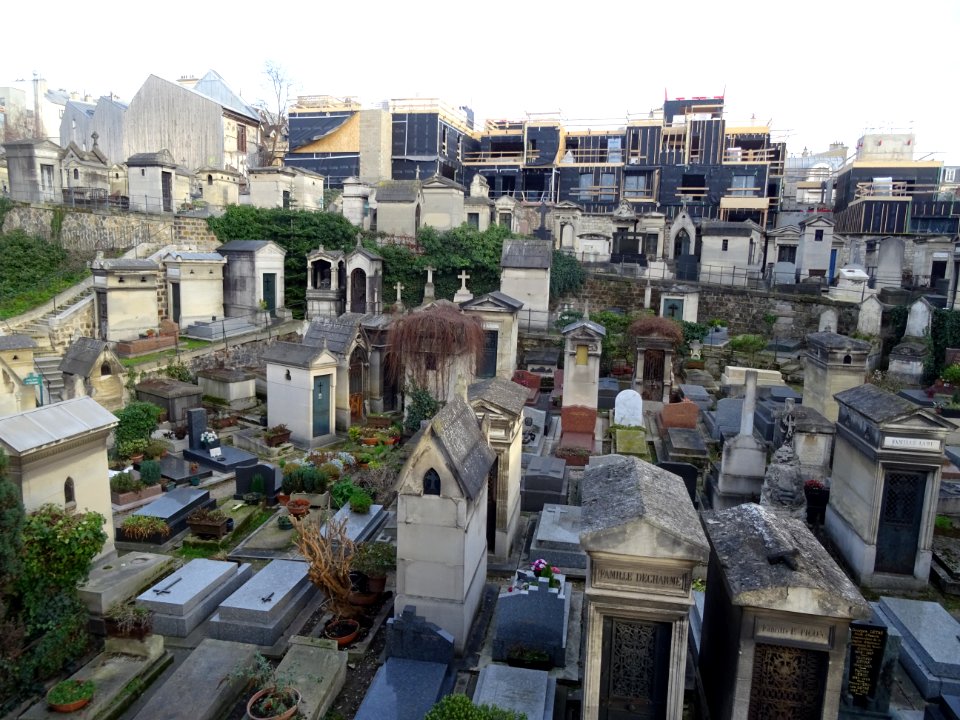 Cimetière de Montmartre, depuis la rue Caulaincourt, 18e a… 
