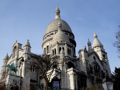 Basilique du Sacré-Cœur de Montmartre, au sommet de la but… 