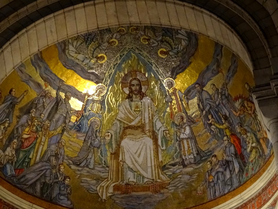 Encore une coupole au plafond peint, basilique du Sacré-Cœ… 