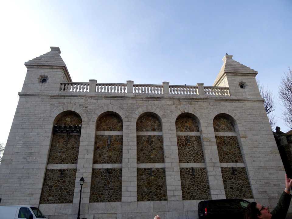 Bâtisse à côté de la Basilique du Sacré-Coeur de Montmartr… 