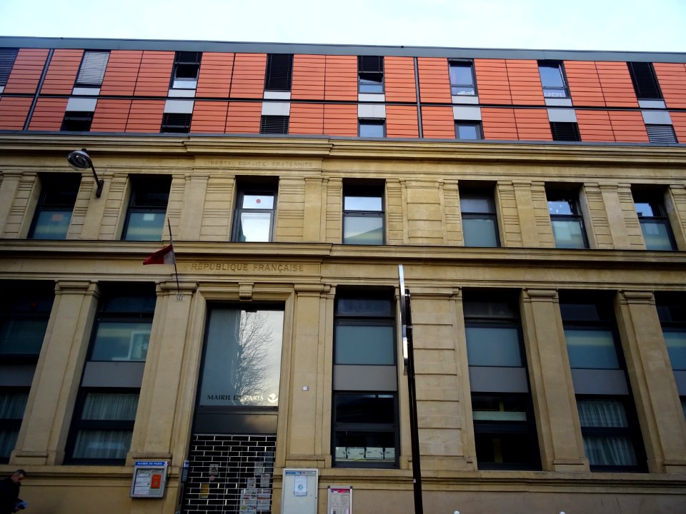 Immeuble ? Au 16 rue Cavallotti, 18e arr., Paris 