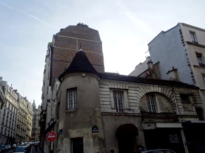 Maison à tourelle, à l'angle de la rue du Mont-Cenis et de… 