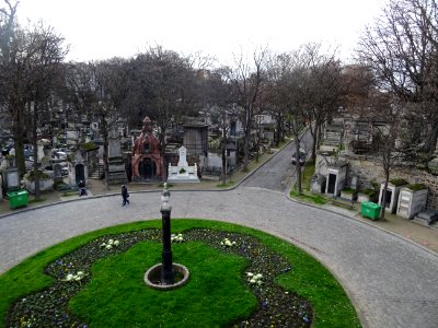 Cimetière de Montmartre, depuis la rue Caulaincourt, 18e a… 